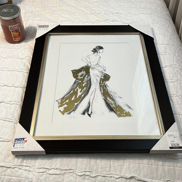 Decor - Picture 3 of 3